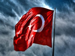 İNCİRLİKDE BAYRAK KRİZİ