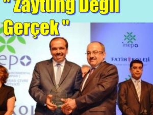 Zaytung değil gerçek! Ağacı evlendirmeye kalkan Başbakan’a ‘çevre’ ödülü