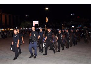 İSTANBUL'DA 1000 POLİSLİ OPERASYON!