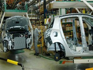 2 DEV FABRİKA ÜRETİME ARA VERİYOR