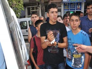 HALK SURİYELİ MÜLTECİYİ LİNÇ ETMEK İSTEDİ