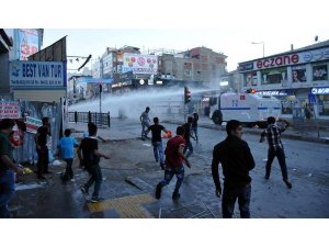 ERDOĞAN  GİTTİ VAN GERİLDİ