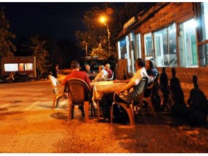 FİLM GERÇEK OLDU: MAHALLEYE 'GULYABANİ' DADANDI!