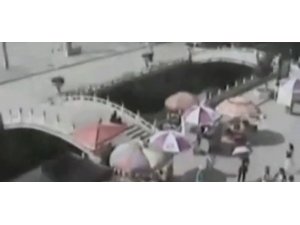 ÇİN'DEKİ DEPREMDE BİLANÇO ARTIYOR