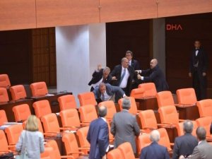 GÜNCELLEME... MECLİS’TE KAVGA!