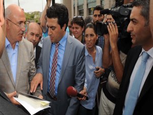 SKANDAL KİTABA SUÇ DUYURUSU!