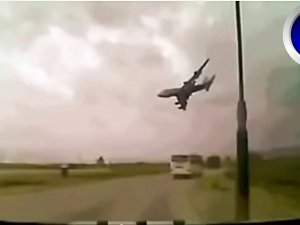 YOLCU UÇAĞI DÜŞERKEN BÖYLE GÖRÜNTÜLENMİŞ