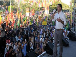 'BU BARBAR İT SÜRÜSÜNE BOYUN MU EĞELİM?'