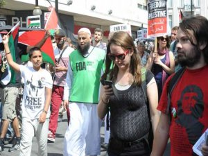 AVRUPA, SOKAĞA DÖKÜLDÜ!