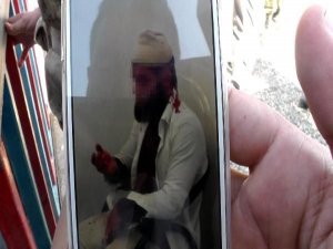 IŞİD MİLİTANI SANDILAR ÖLESİYE DÖVDÜLER