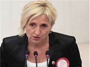 MELDA ONUR'DAN TWİTTER'DA ŞAŞIRTAN DEMİRTAŞ YORUMU