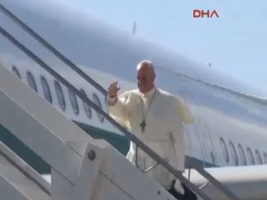 KORE'DEKİ ANLAŞMAZLIĞA PAPA EL KOYDU