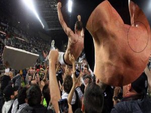 DÜNYACA ÜNLÜ YILDIZ FUTBOLCUYA KÖTÜ HABER