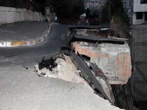 BÖYLESİ SADECE TÜRKİYE'DE OLUR: YOL ÇÖKTÜ