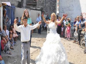 SKANDAL EVLİLİĞE BAKANLIK EL KOYDU