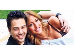 ÜNLÜ ÇİFT HALK PLAJINDA AŞK TAZELEDİ