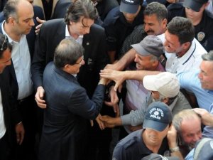 ‘BAŞBAKAN DAVUT’ SLOGANLARIYLA KARŞILANDI