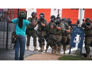 ABD'DE POLİS DEHŞETİ SÜRÜYOR