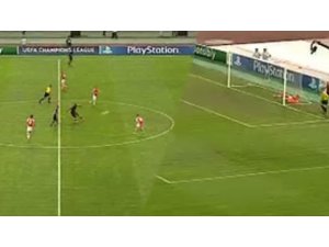 DEMBA BA'NIN SANTRA'DAN ATTIĞI ŞUT TWİTTER'I SALLADI