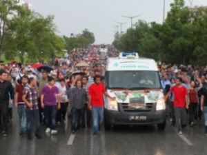 Ethem Sarısülük Cenazesinde Olay Çıktı