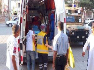 SURİYE'DE YARALANAN 4 SURİYELİ AKÇAKALE'YE GETİRİLDİ