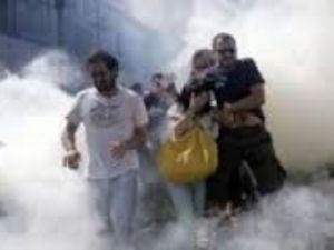 Ankara'da evlere gaz bombası