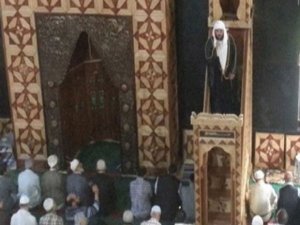 CİHATÇI SUUDİ VAİZ CUMA HUTBESİ OKUDU