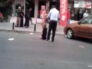 YOL ORTASINDA ÇIRILÇIPLAK SOYUNDU