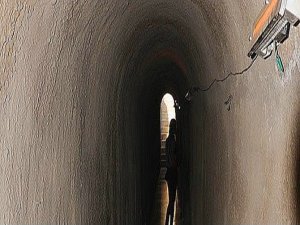 TARİHİ SURLARIN İÇİNE BETON DÖKÜLDÜ