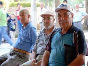 EMEKLİLİĞİ YAŞA TAKILANLARA KÖTÜ HABER