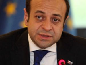 Atatürk bunları sopayla kovalardı!