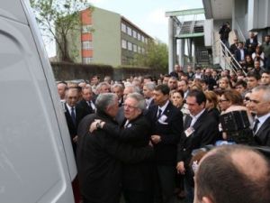 Aziz Yıldırım'ı ağlatan veda