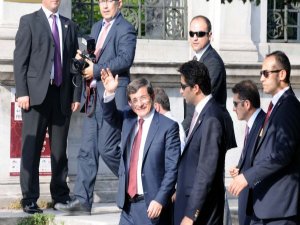 DAVUTOĞLU TC DEĞİL OSMANLI BAŞBAKANI GİBİ