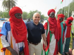 Rektörün lüks arabasını eleştirmek negatif ayrımcılıkmış!