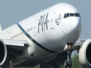 BAKANLA SENATÖRÜ UÇAKTAN ATTILAR