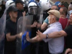 KÜRTÇE OKULA MÜHÜR OLAYI BÜYÜYOR