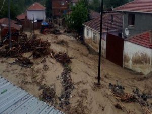 ÇANAKKALE VE BALIKESİR DE YAĞMURA TESLİM
