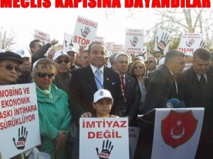 Astsubaylar Meclis Kapısına Dayandı