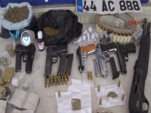 İSTANBUL’DAKİ UYUŞTURUCU OPERASYONU POLİS KAMERASINDA