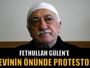 Fethullah Gülen'e Evinin Önünde Protesto