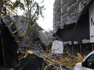 İSTANBUL'DA FIRTINA DEHŞETİ