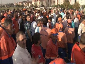 BAĞCILAR BELEDİYESİ İŞÇİLERİ AYAKLANDI