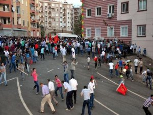 IŞİD PROTESTOSUNDA OLAYLAR ÇIKTI