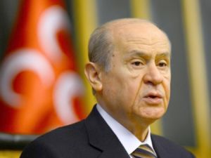 Devlet Bahçeli ve MHP Vekilleri Başbakanı Bombaladı