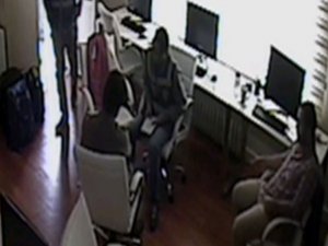 KARŞI GAZETEYE POLİS BASKINI