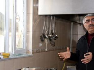 Cemevine çirkin saldırı