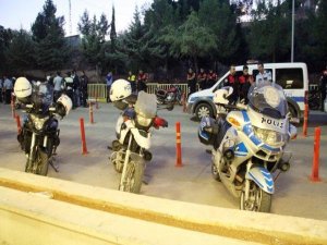 11 YILLIK MOTOSİKLETLİ POLİS KAZADA ÖLDÜ