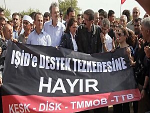IŞİD BAYRAĞI TAM KARŞIMIZA DİKTİ SINIRDA PROTESTO BAŞLADI
