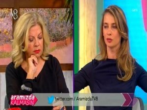 TUBA ÜNSAL'DAN "FEMEN'E GÖNDERME