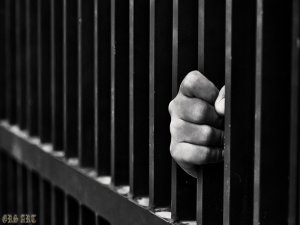 ÖPÜŞEN KARDEŞİNİ ÖLDÜREN AĞABEYİN DAVASI BİTTİ